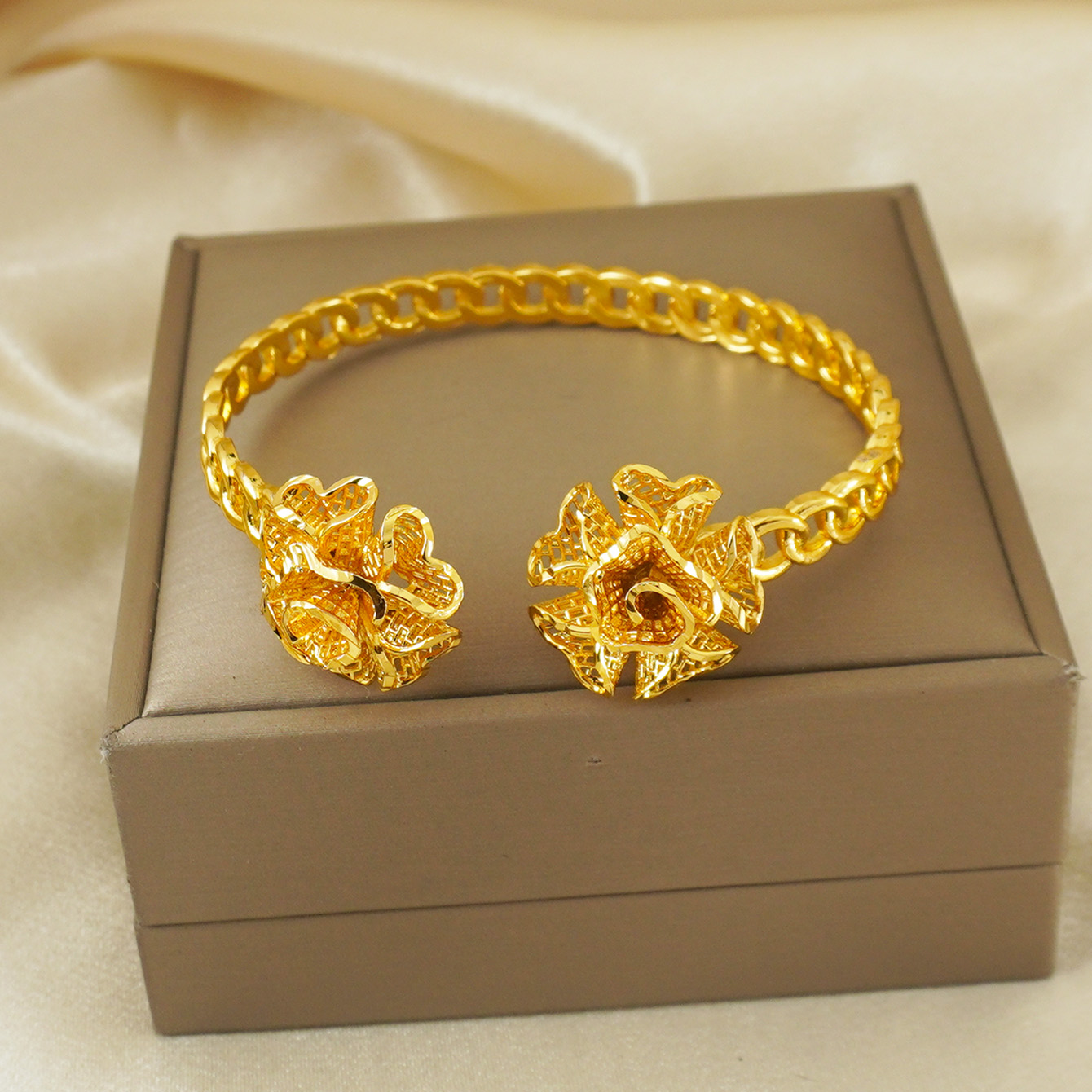 ベストセラーの金メッキ銅ブレスレット、時計ストラップ、くり抜 - Best Jewelry Watches Women のレビューと価格